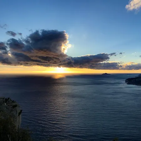 Perle Au Bord De L'eau La Ciotat